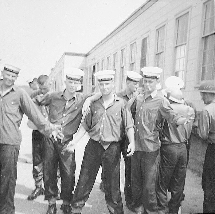 Royal Canadian Navy : HMCS Cornwallis, St. Laurent Division, 1967.