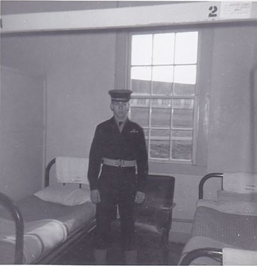 Royal Canadian Navy : HMCS Cornwallis, 1961.