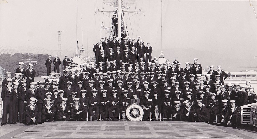 Royal Canadian Navy : HMCS Terra Nova ship's company.