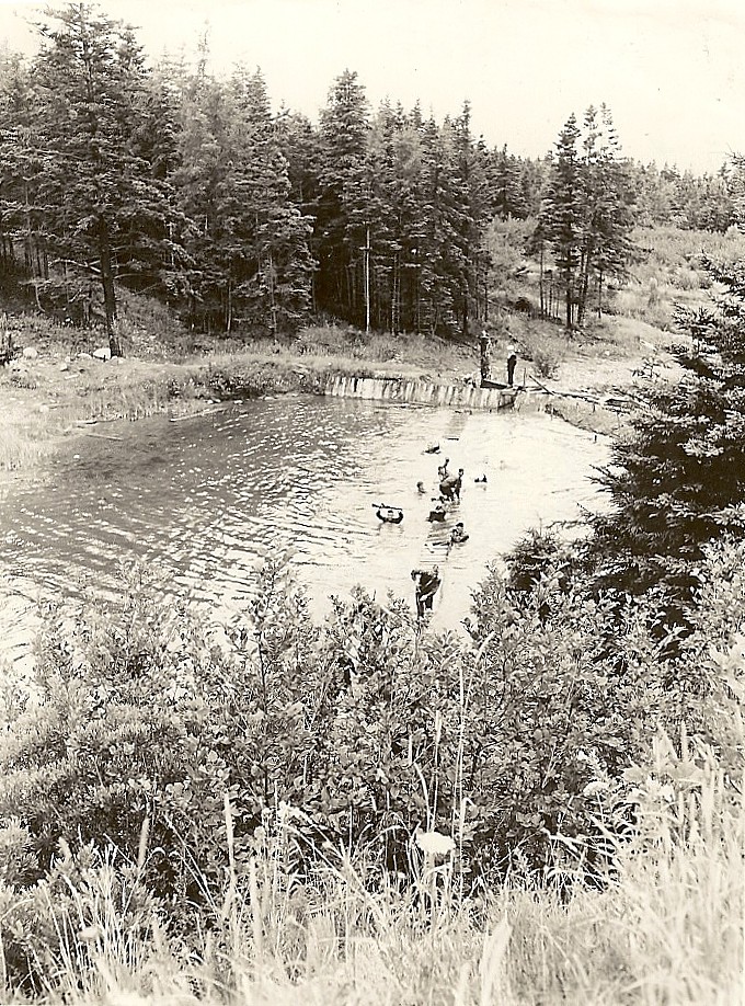 Royal Canadian Navy : HMCS Cornwallis : assault course, 1960.