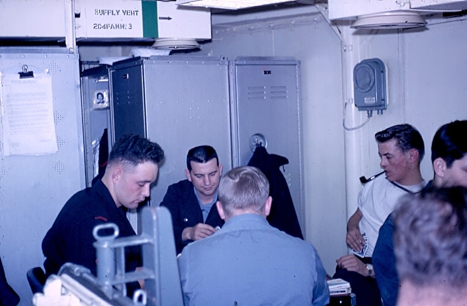 Royal Canadian Navy : HMCS Assiniboine.