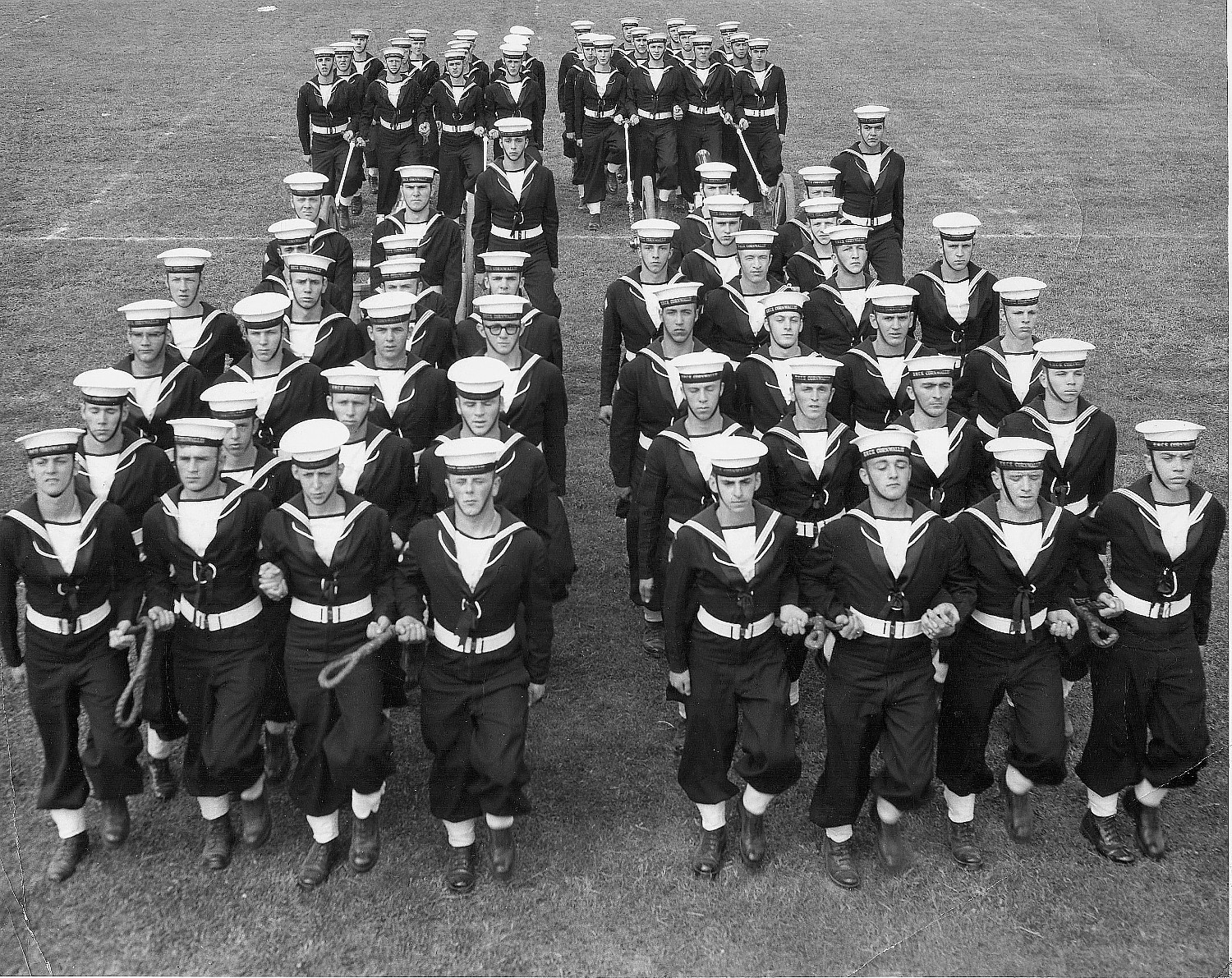 Royal Canadian Navy : HMCS Cornwallis, gun crew, 1962