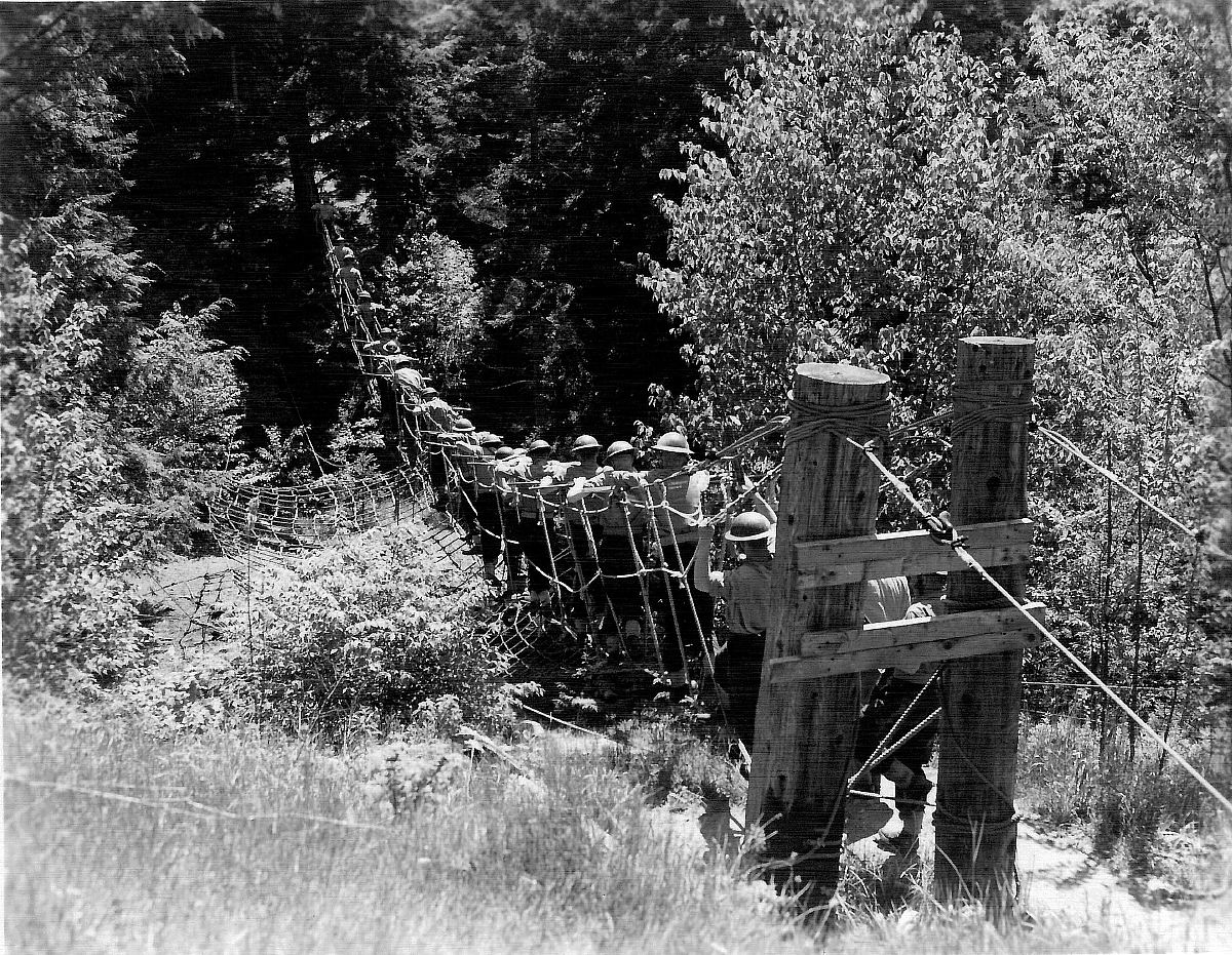 Royal Canadian Navy : HMCS Cornwallis, Assault Course, 1962