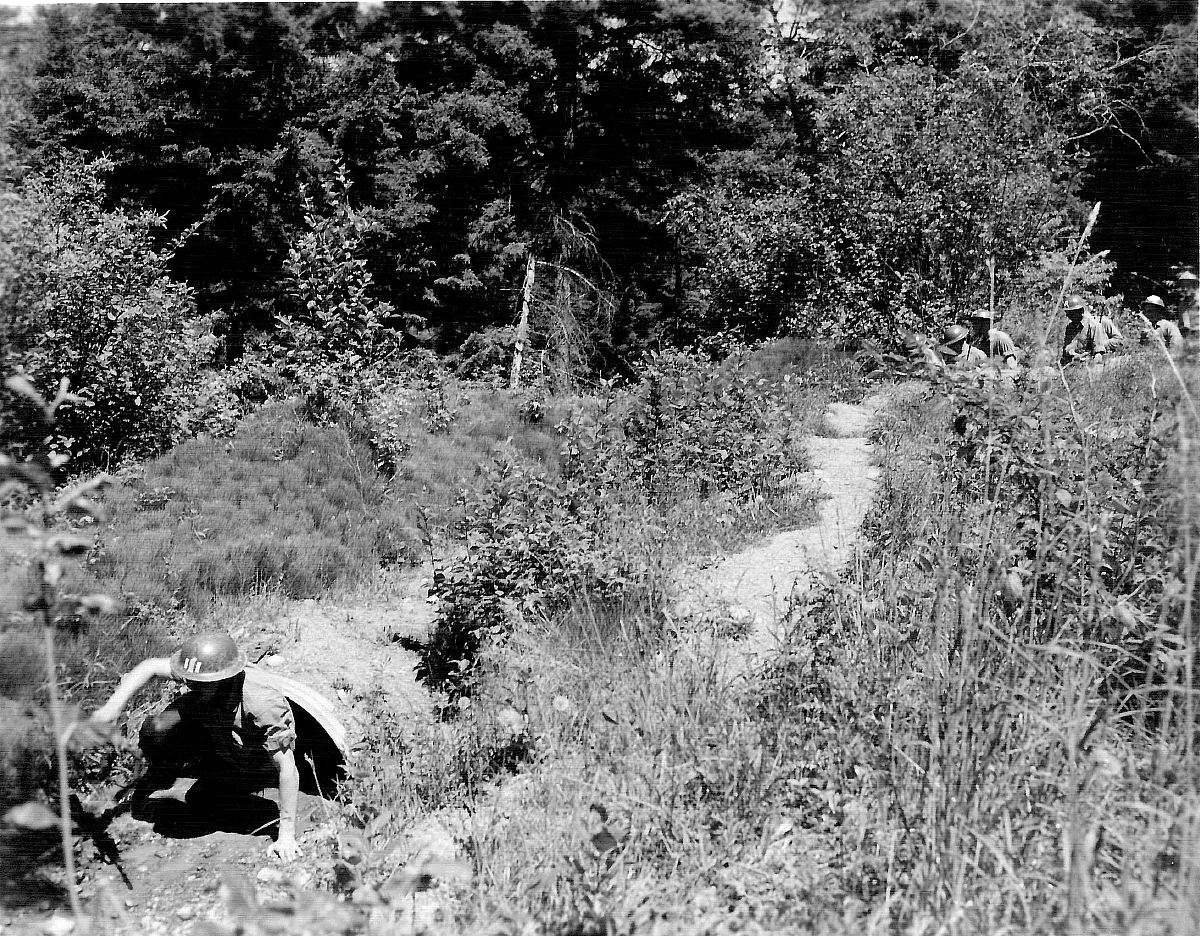 Royal Canadian Navy : HMCS Cornwallis, Assault Course, 1962