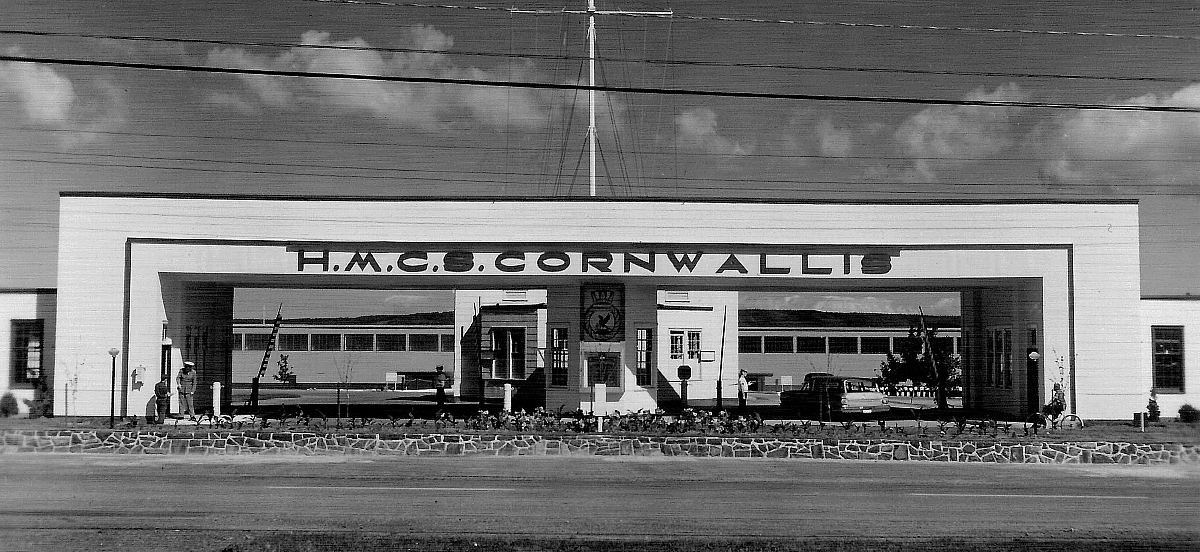 Royal Canadian Navy : HMCS Cornwallis, Main Gate, 1962