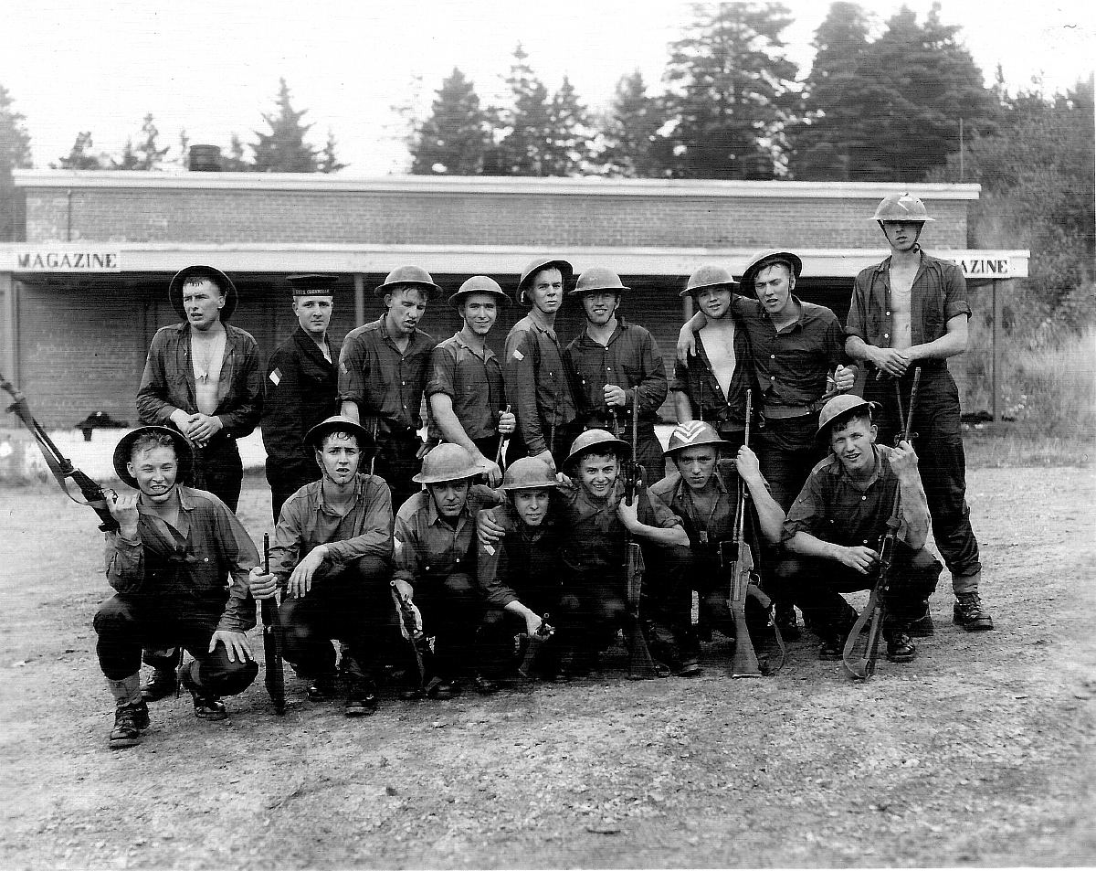 Royal Canadian Navy : HMCS Cornwallis, Assault Course, 1962