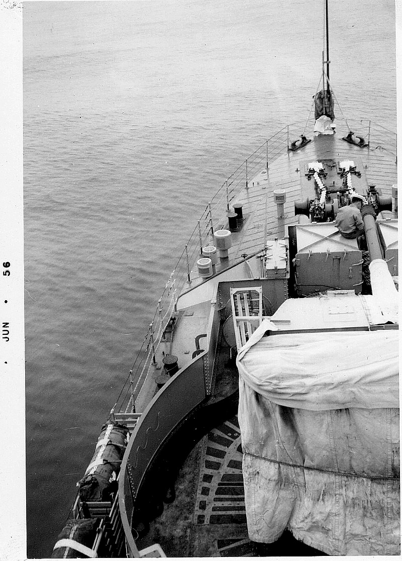 Royal Canadian Navy : Unknown ship, 1956