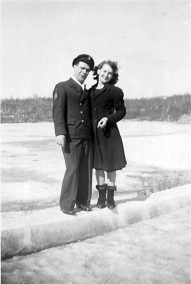 Royal Canadian Navy : Robert Dunn and Audrey Crumb, 1945