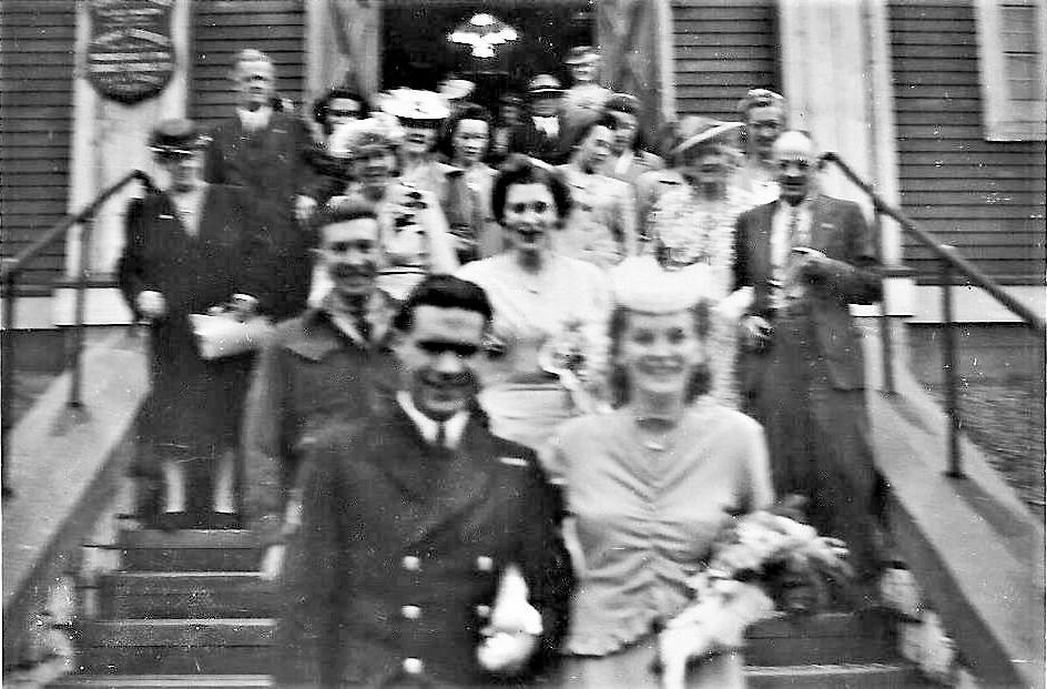 Royal Canadian Navy : Weddiing of Robert Dunn and Audrey Crumb, 1945