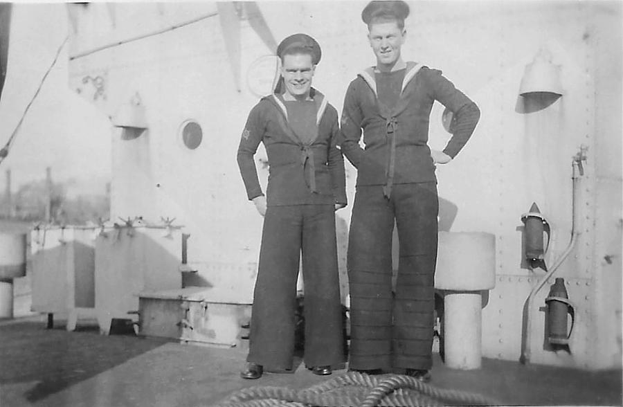Royal Canadian Navy : Robert Dunn and Mayhew on HMCS Minas, 1942