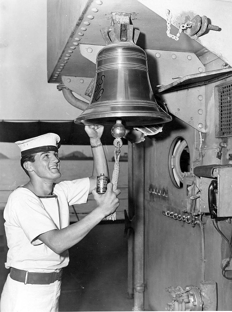 Royal Canadian Navy : Hong Kong, 1945