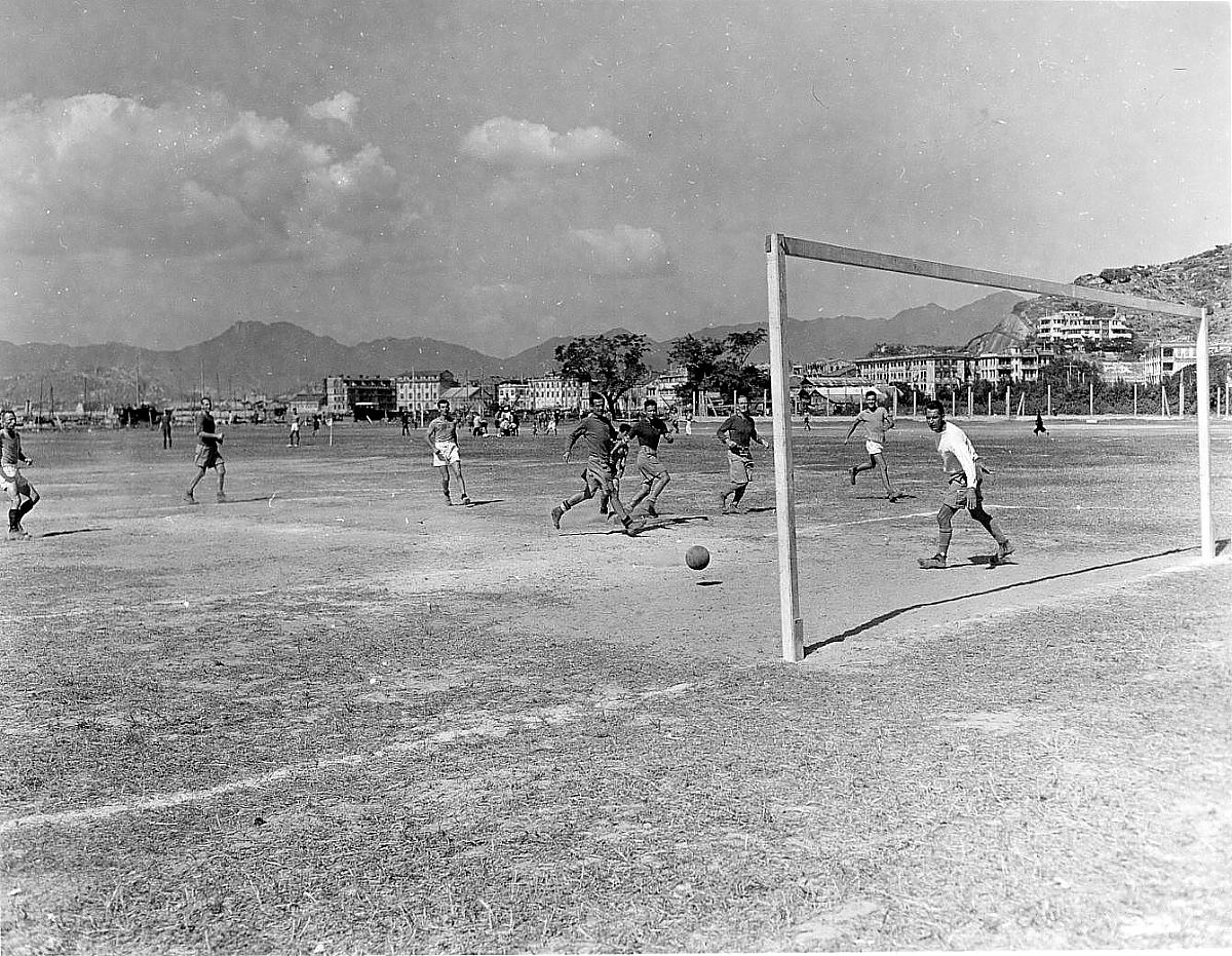 Royal Canadian Navy : Hong Kong, 1945