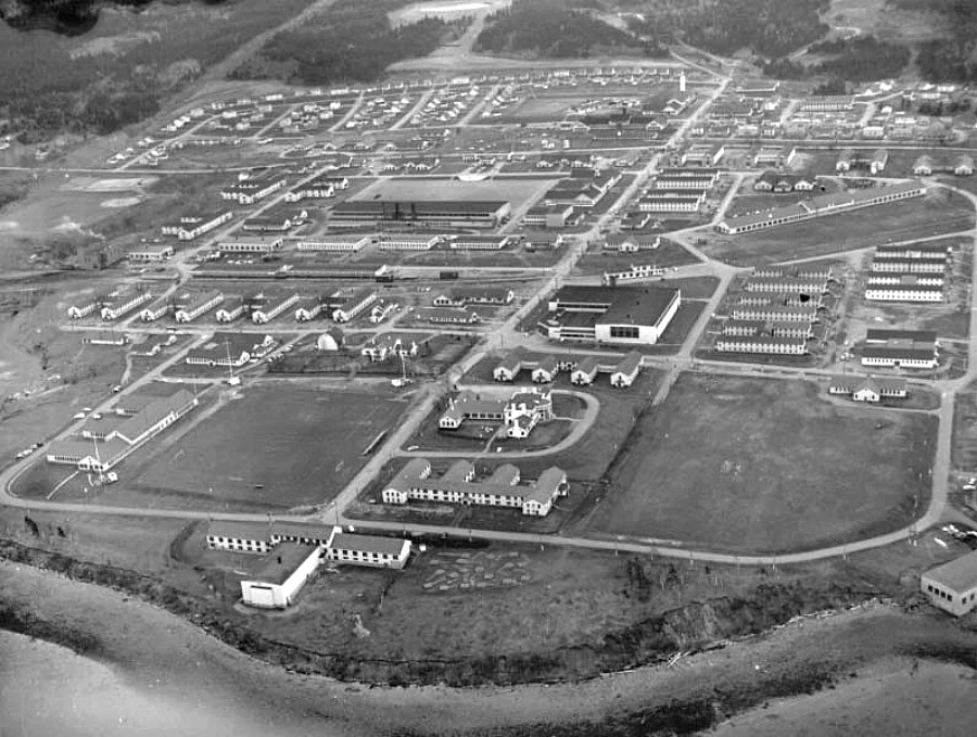Royal Canadian Navy : HMCS Cornwallis, DND Photos, 1966.