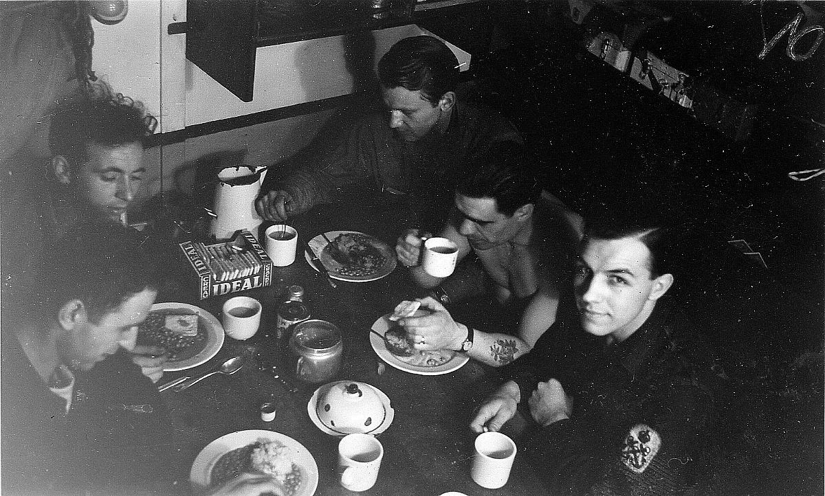 Royal Canadian Navy : HMCS Rosthern, 1944