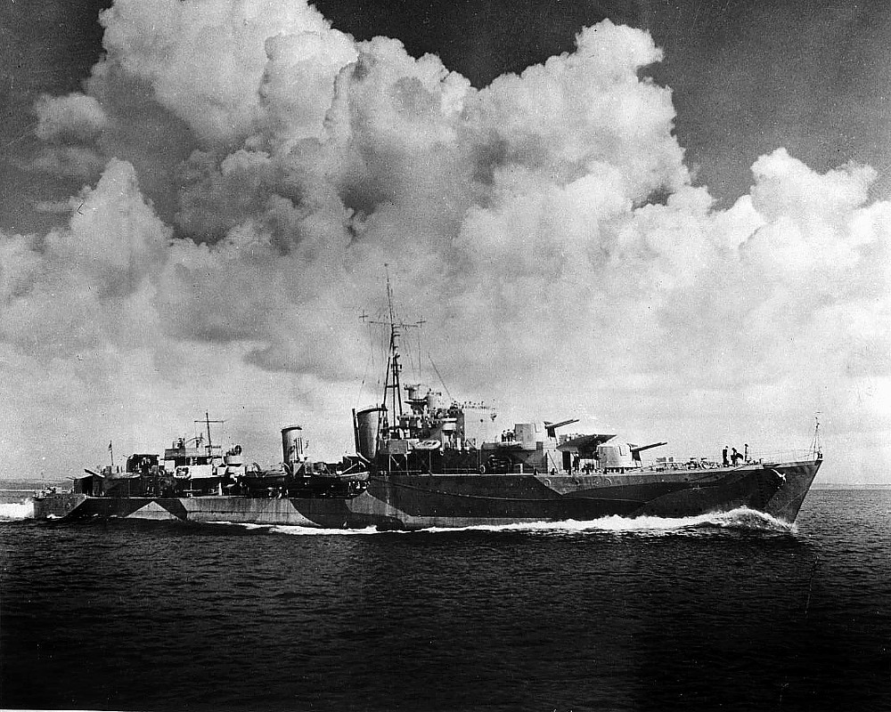 HMCS Athabaskan, 1944, DND photo