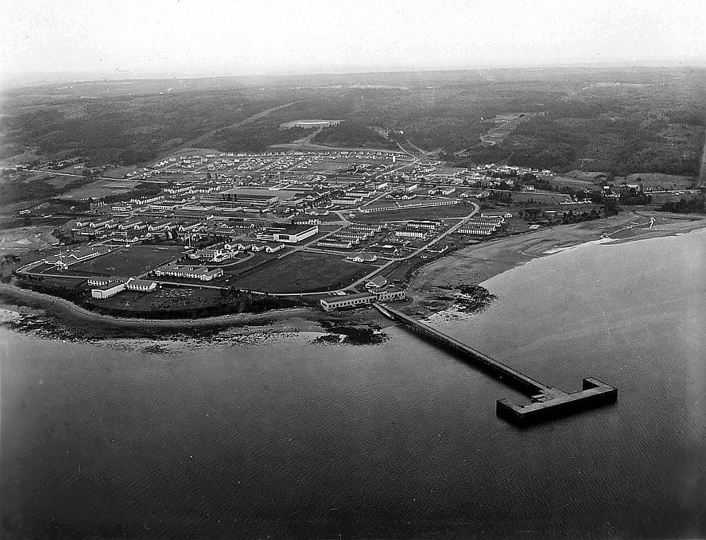 Royal Canadian Navy : HMCS Cornwallis, 1960/61