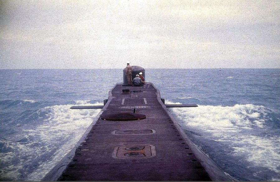 HMCS Onondaga leaving Bermuda.