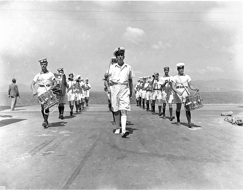 Royal Canadian Navy : HMCS Ontario in Hong Kong, 1945.