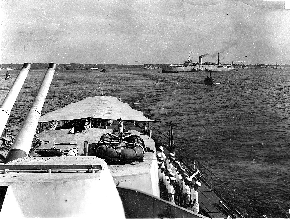 Royal Canadian Navy : HMCS Ontario, 1945.