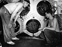 HMCS Ontario Enginroom