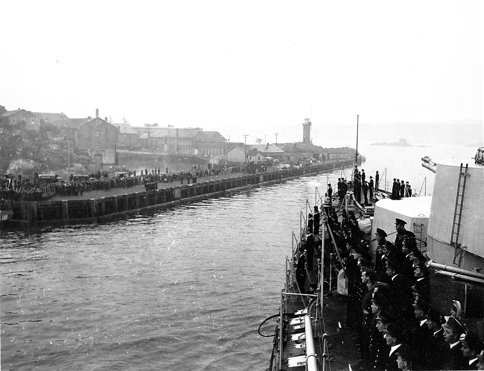 Royal Canadian Navy : HMCS Ontario, 1945.