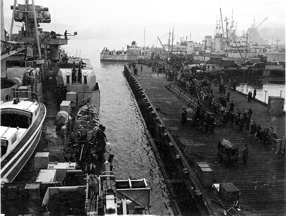 Royal Canadian Navy : HMCS Ontario, 1945.
