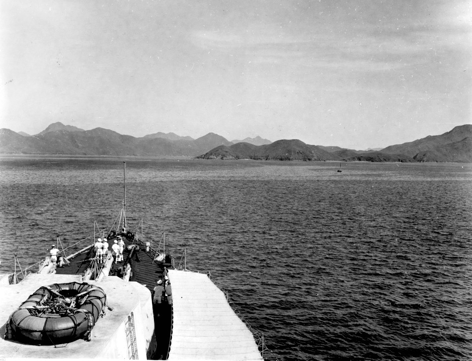 Royal Canadian Navy : HMCS Ontario in Hong Kong, 1945.