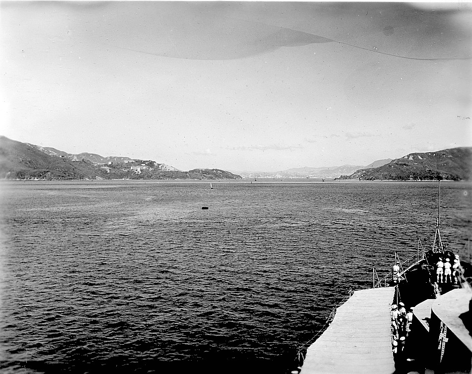 Royal Canadian Navy : HMCS Ontario in Hong Kong, 1945.