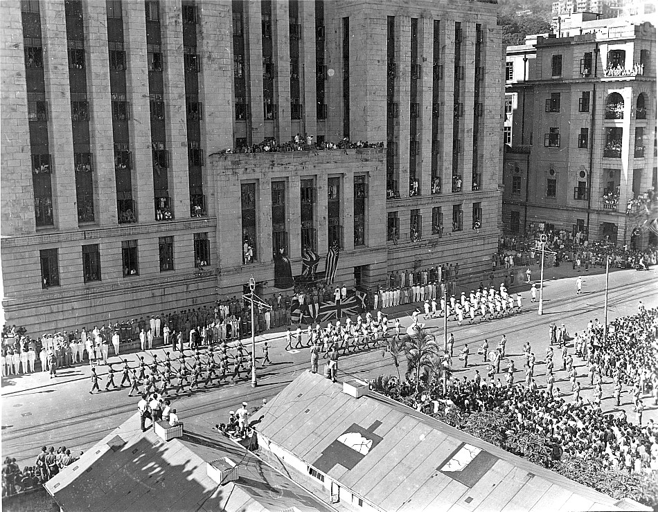 Royal Canadian Navy : HMCS Ontario in Hong Kong, 1945.