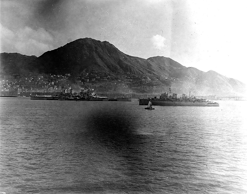 Royal Canadian Navy : HMCS Ontario in Hong Kong, 1945.
