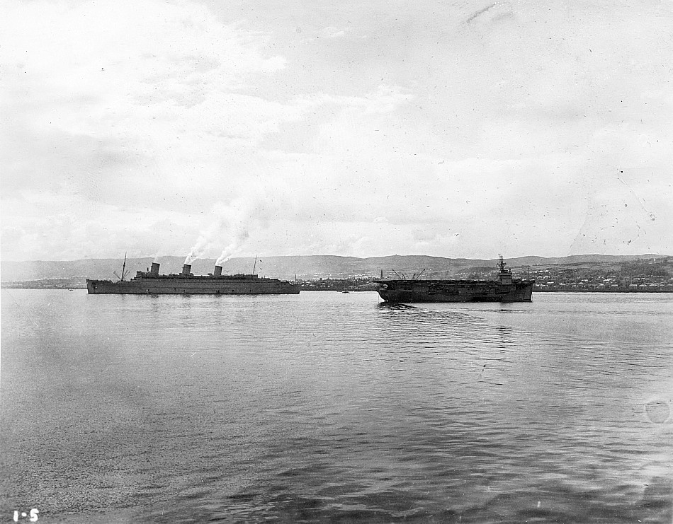 Royal Canadian Navy : RMS Queen Mary, 1945.