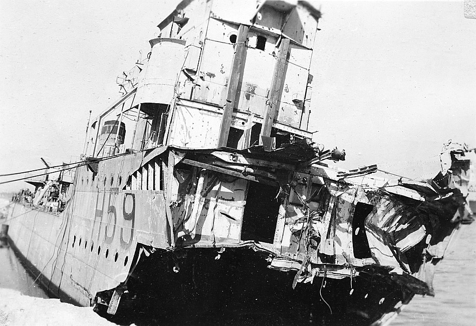 Royal Canadian Navy : 1945.