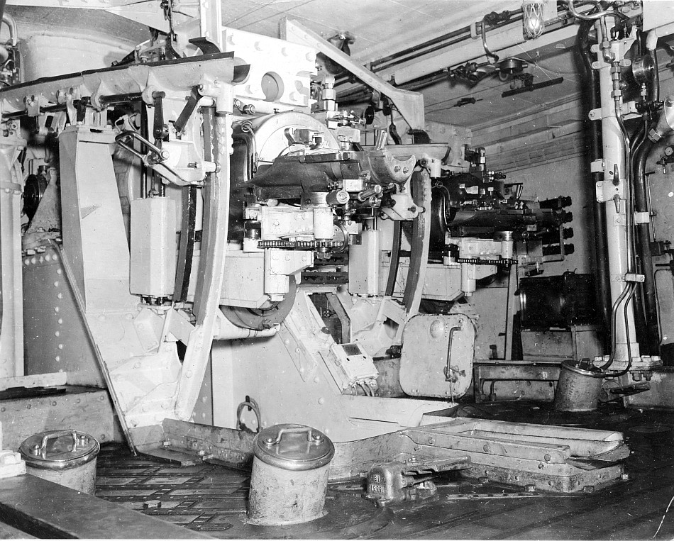 Royal Canadian Navy : HMCS Ontario, 1945.