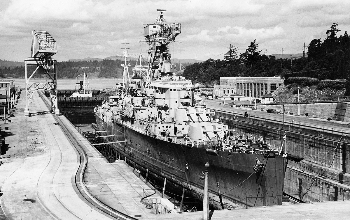 Royal Canadian Navy : HMCS Ontario in drydock