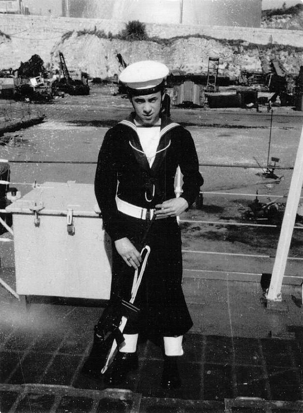 Royal Canadian Navy : HMCS Chaudiere, 1961.