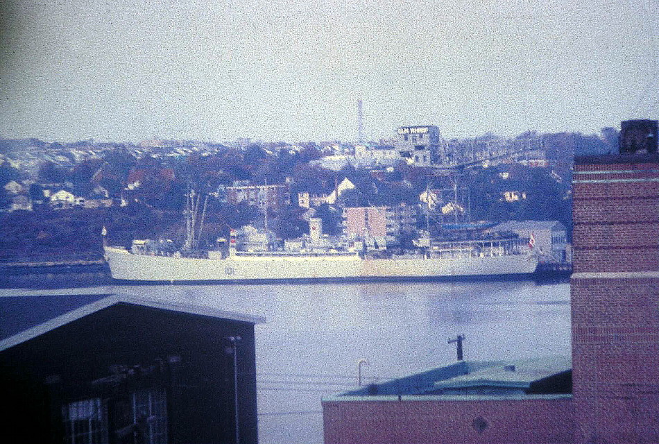 Royal Canadian Navy : HMC Dockyard, Halifax.