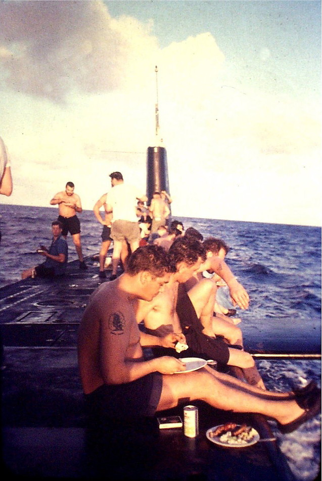 Royal Canadian Navy : HMCS Okanagan at sea.
