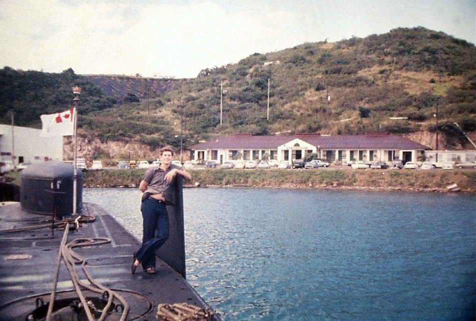 Royal Canadian Navy : HMCS Okanagan in St Thomas, V.I.