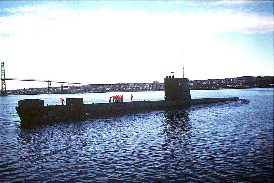 Royal Canadian Navy : HMCS Okanagan, HMCS Okanagan, off to sea, Oct., 1974.