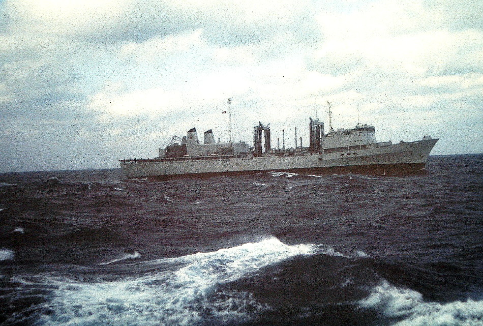Royal Canadian Navy : HMCS Iroquois at sea, 1982.