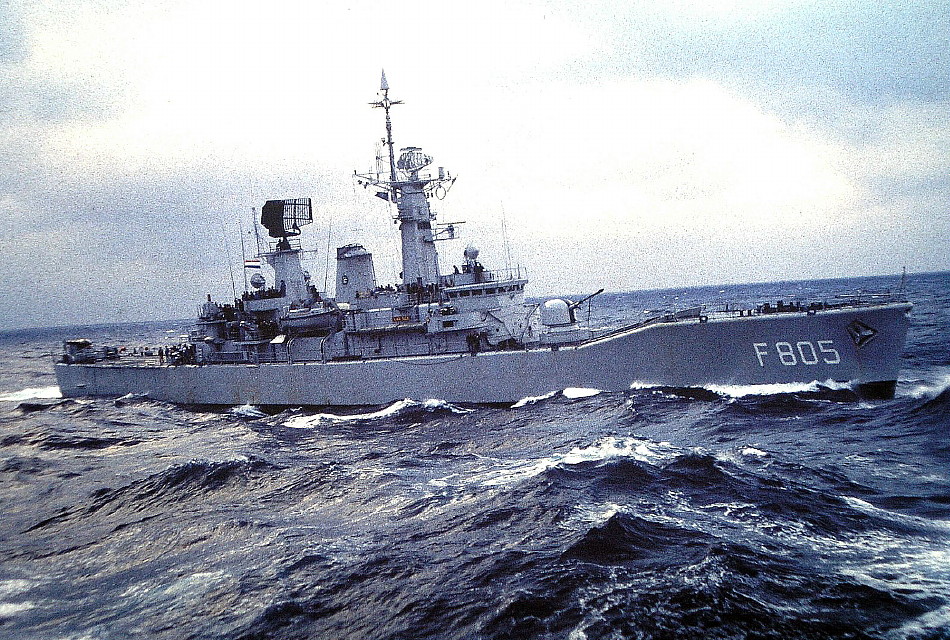 Royal Canadian Navy : HNLMS Van Nes, 1982.