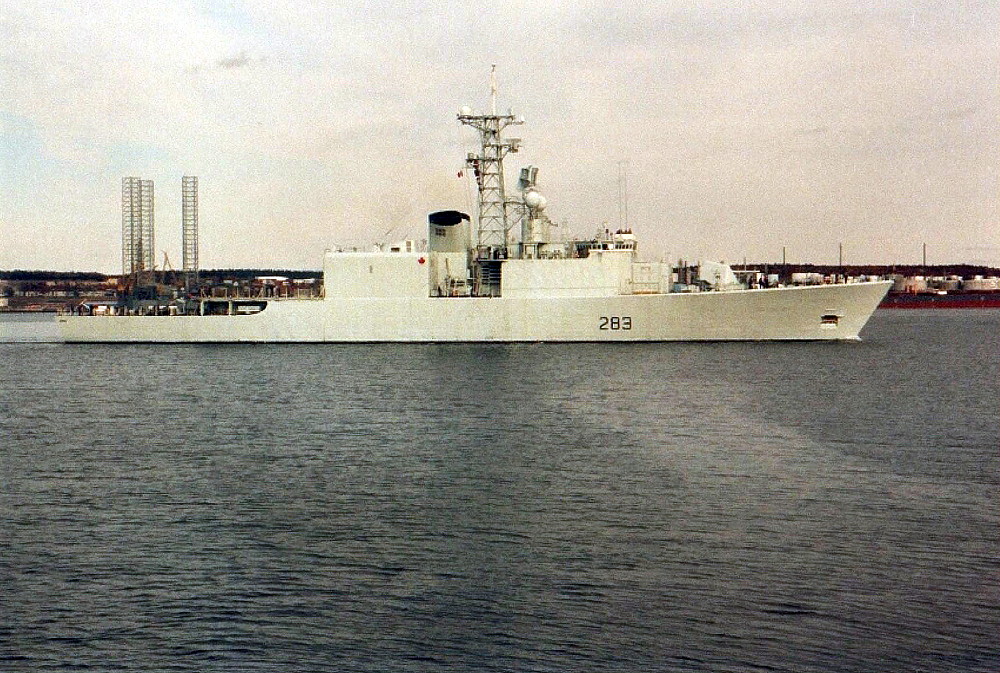 Royal Canadian Navy : HMCS Algonquin, 1987.