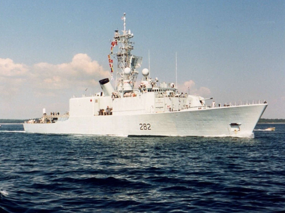 Royal Canadian Navy : HMCS Athabaskan Departing Halifax for Gulf War, 1990.