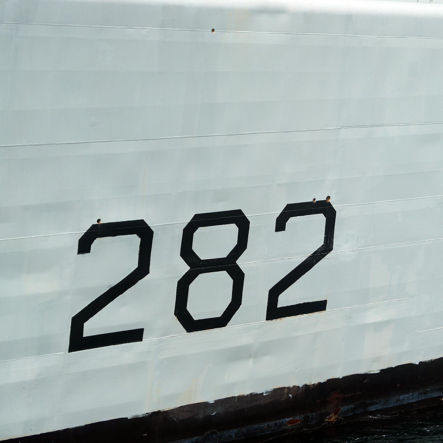 HMCS Athabaskan, Paying-Off Cruise.