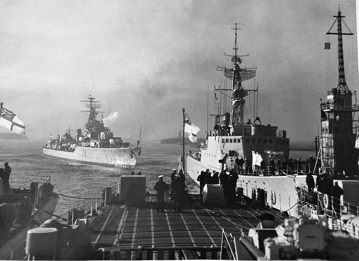 Royal Canadian Navy : HMCS Cayuga