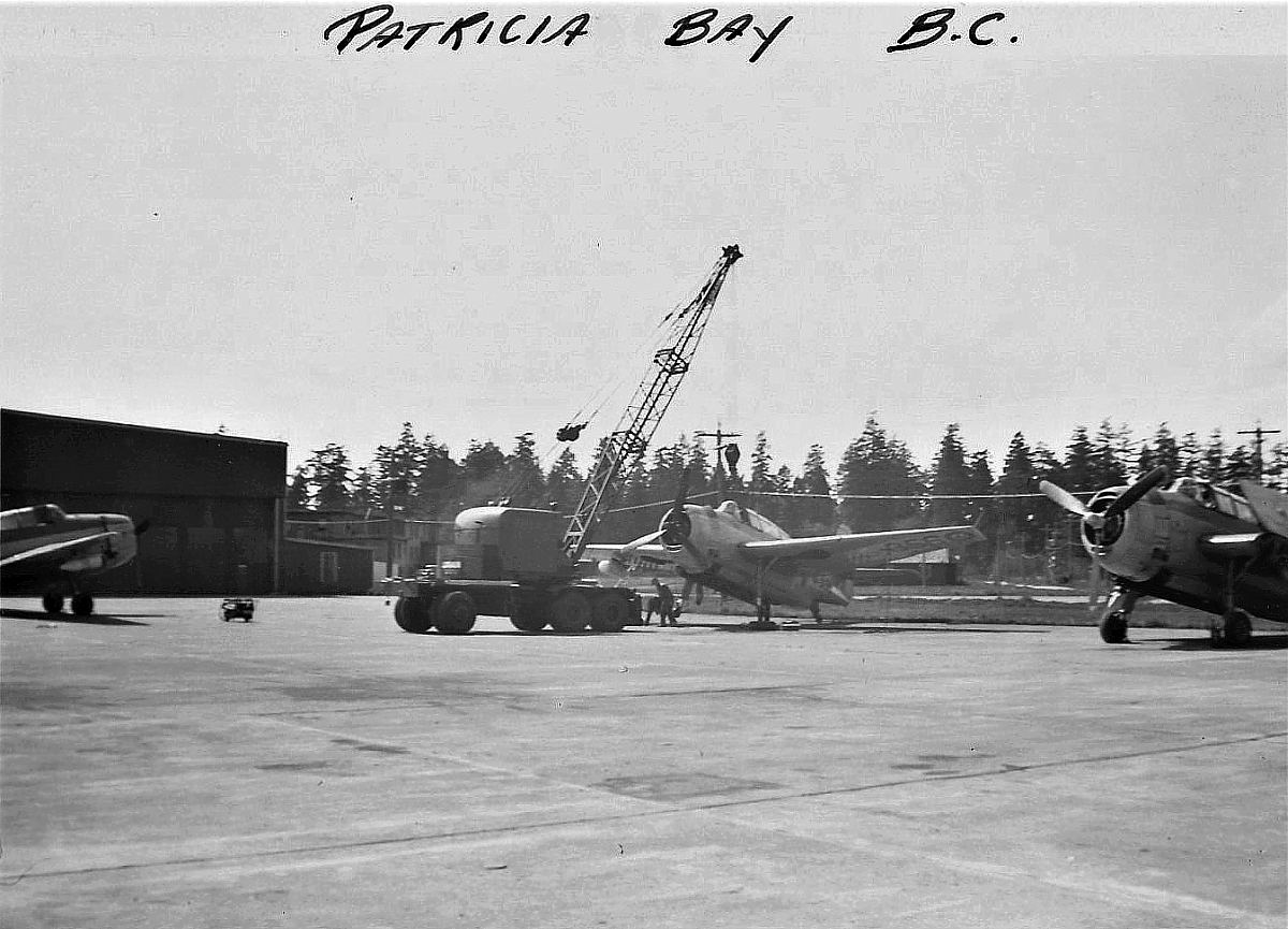 Royal Canadian Navy : Pat Bay, BC