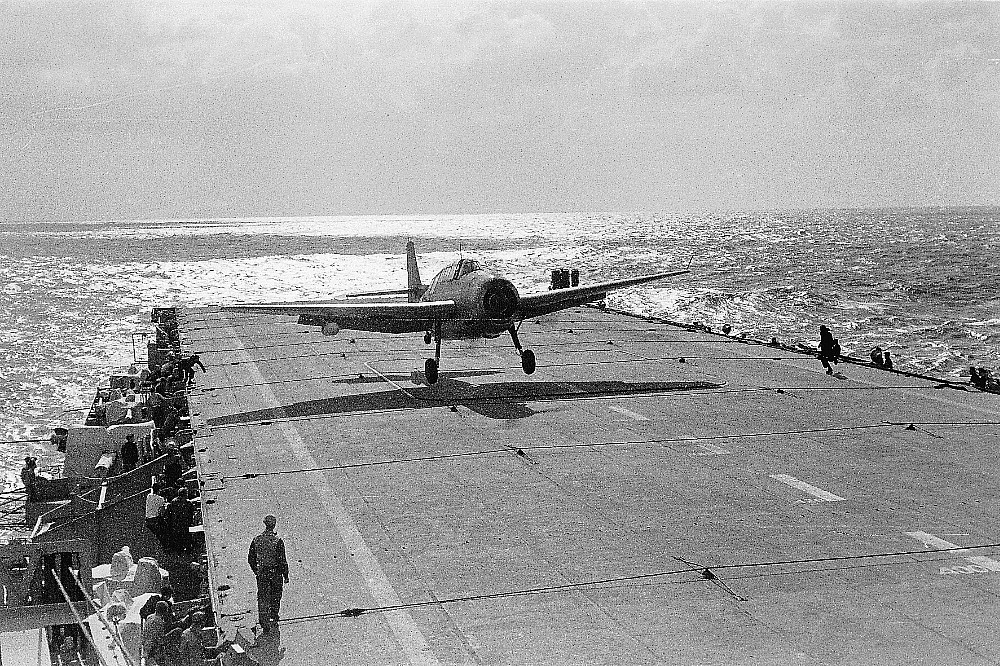 Royal Canadian Navy : HMCS Magnificent, 1952