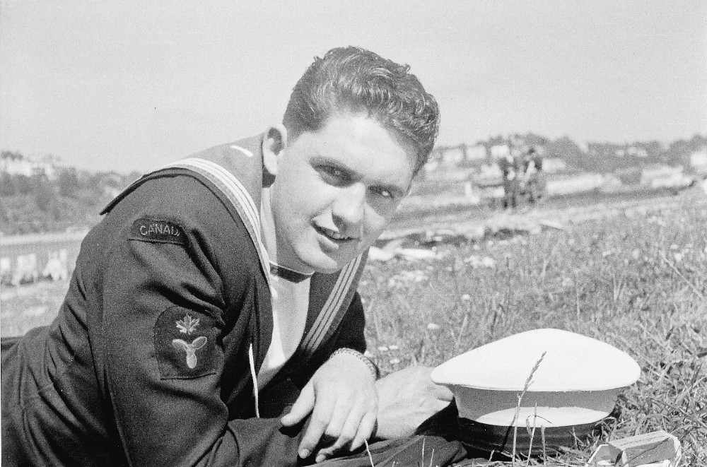 Royal Canadian Navy : HMCS Magnificent, 1952