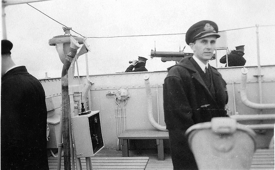 Royal Canadian Navy : Bridge on HMCS Prince Robert.