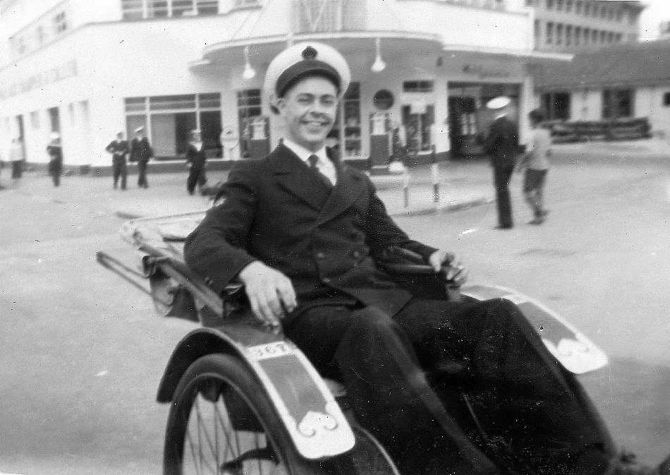 Royal Canadian Navy : Peter Frankhom.